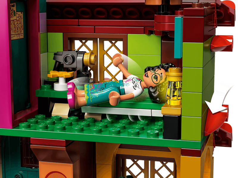 Конструктор LEGO Disney Princess Дім сім'ї Мадригал (43202) 43202 фото