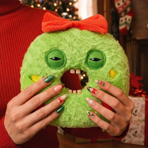 М'яка іграшка Fuggler Festive Fuggs Keith Wreathington Фуглер Святковий зубастий монстр Кіт Врітінгтон Різдвяний вінок 24см 15785E фото
