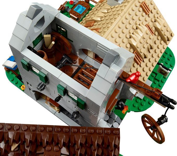 Конструктор LEGO Icons Середньовічна міська площа (10332) 10332 фото